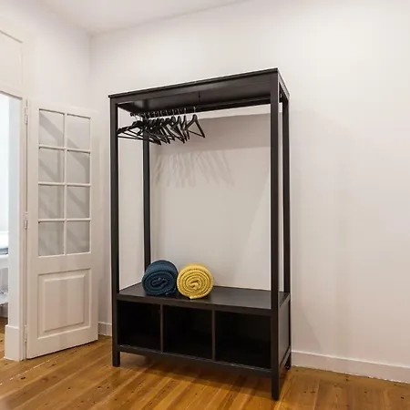 Three Bedroom In Historical Centre -bairro Alto Апартаменты Лиссабон