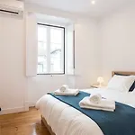 Apartamento Three Bedroom In Historical Centre -bairro Alto *