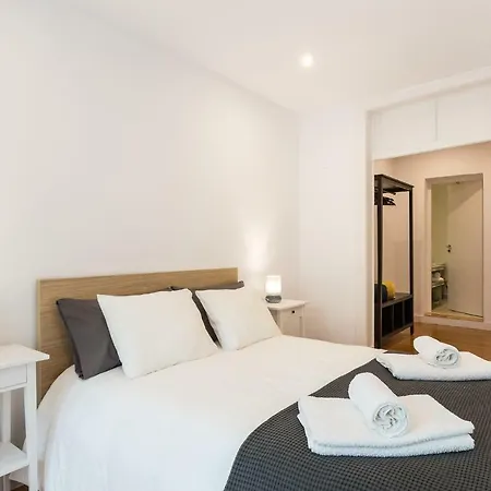 Apartamento Three Bedroom In Historical Centre -bairro Alto Lisboa