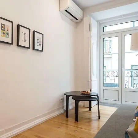 Apartamento Three Bedroom In Historical Centre -bairro Alto Lisboa