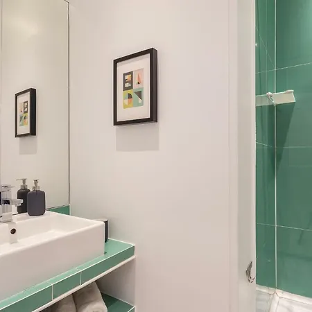 Apartament Three Bedroom In Historical Centre -bairro Alto *