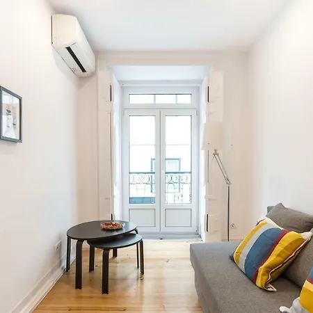 Apartment Three Bedroom In Historical Centre -bairro Alto