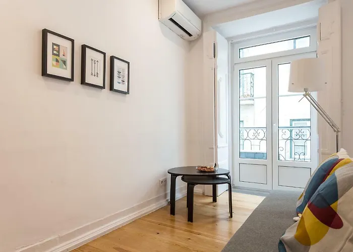 Apartment Three Bedroom In Historical Centre -bairro Alto Lisbon