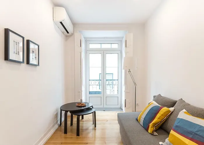 Apartment Three Bedroom In Historical Centre -bairro Alto