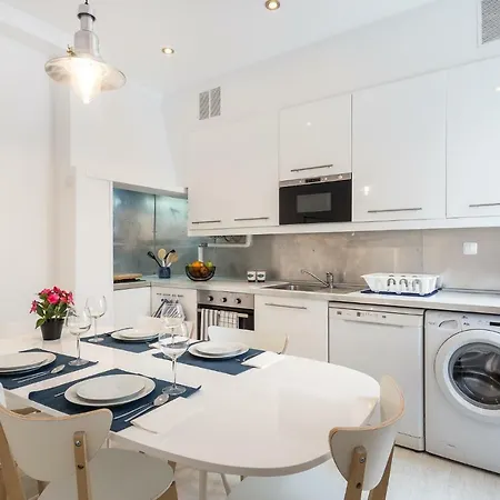 Apartment Three Bedroom In Historical Centre -bairro Alto Lisbon