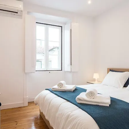 Apartment Three Bedroom In Historical Centre -bairro Alto *